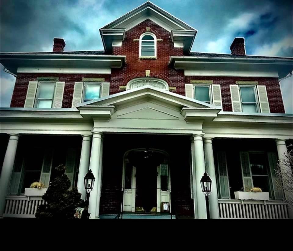 Historic 1912 Hoover House Bed And Breakfast Waynesboro Eksteriør billede